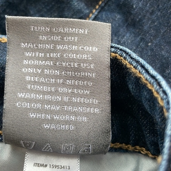 Torrid 5” Vintage Stretch Mid Rise Jean Shorts. Size 18. - Picture 12 of 13